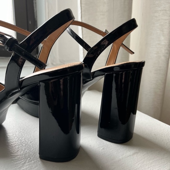 Marc Fisher Nazria Platform Pump - Picture 5 of 8